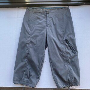 Columbia Omni Shield Gray Capri Pants Outdoor Hiking Lightweight Women 8